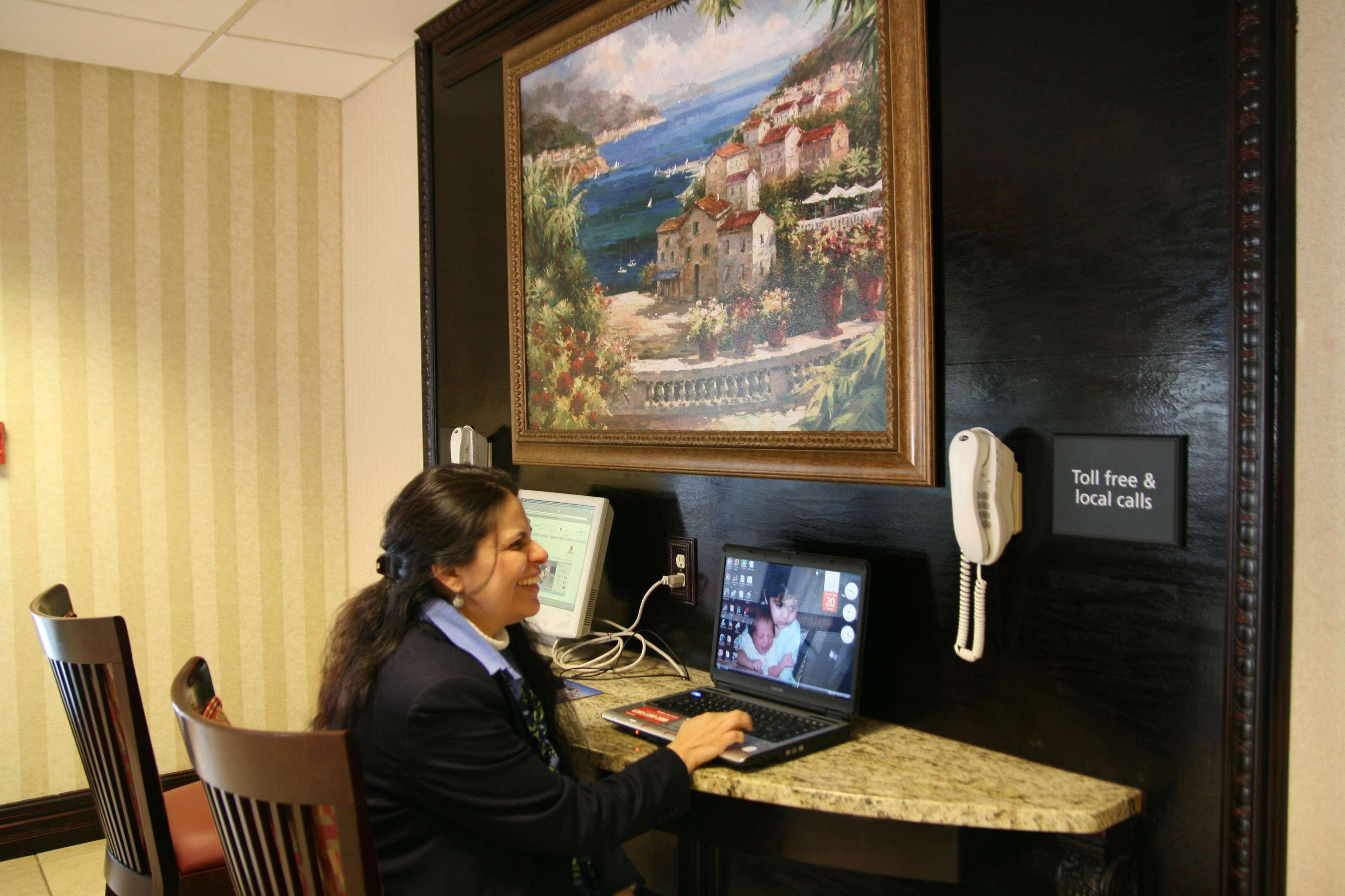 Hampton Inn Commerce Buitenkant foto