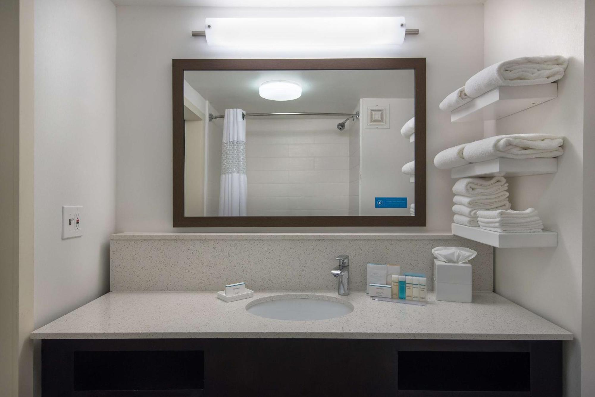 Hampton Inn Commerce Buitenkant foto