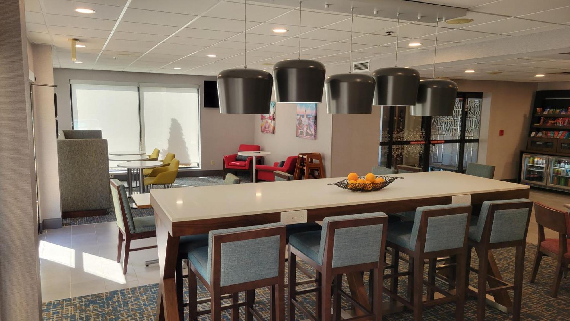 Hampton Inn Commerce Buitenkant foto