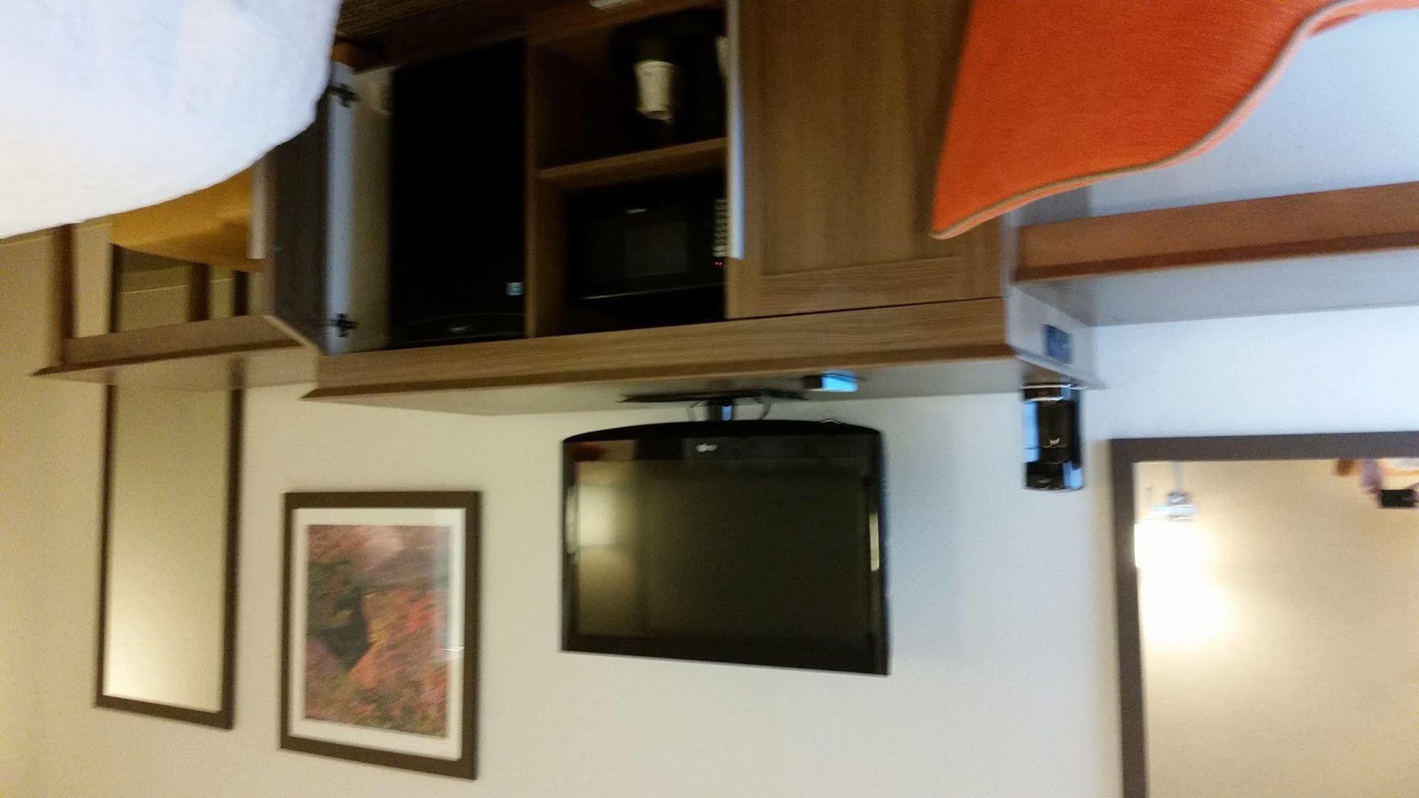 Hampton Inn Commerce Buitenkant foto